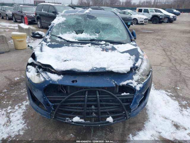 Hyundai ELANTRA Image 10