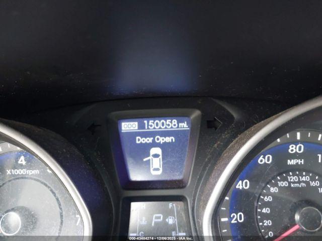 Hyundai ELANTRA Image 11