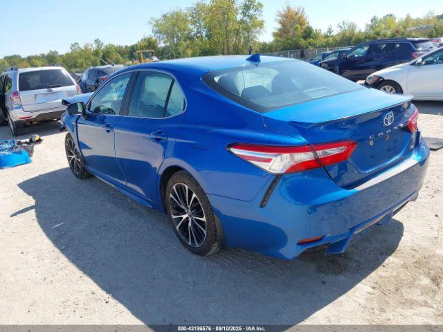 Toyota Camry Se Image 3