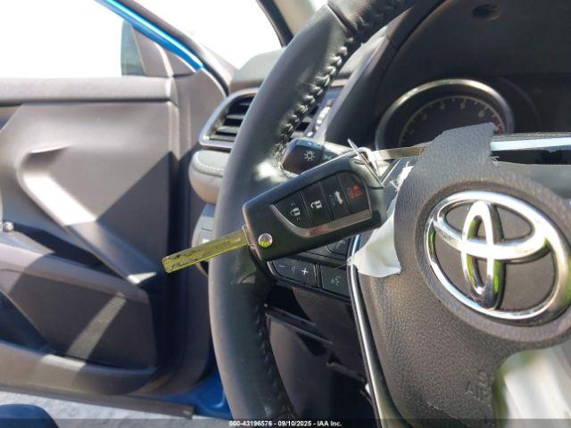 Toyota Camry Se Image 9