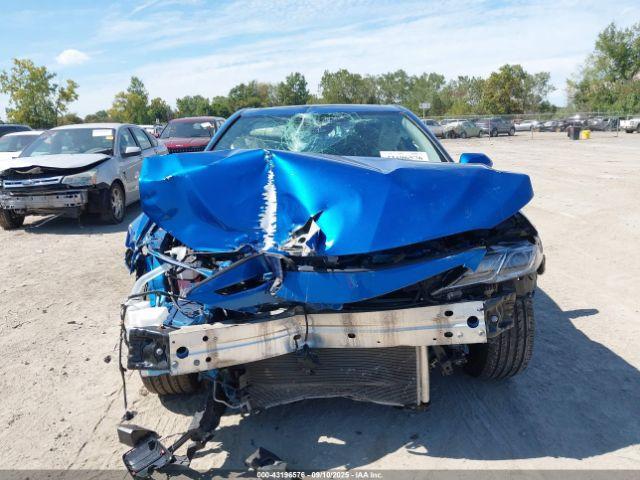 Toyota Camry Se Image 11