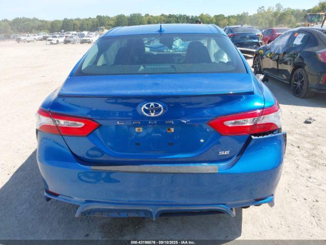 Toyota Camry Se Image 14