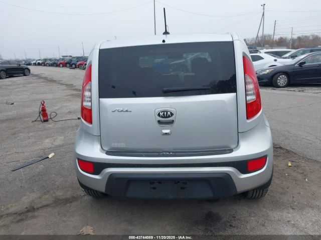 Kia Soul + Image 12