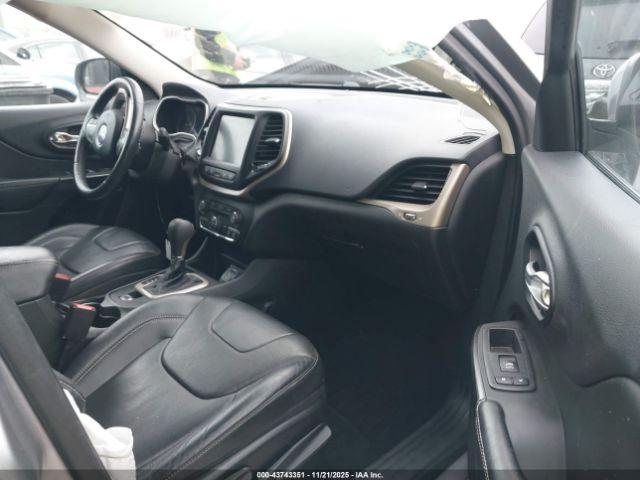 Jeep Cherokee Limited Image 6