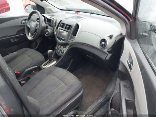 Chevrolet Sonic Lt Auto Image 3