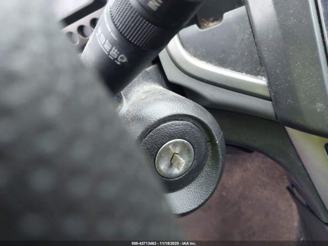 Chevrolet Sonic Lt Auto Image 8