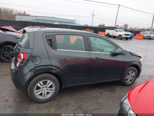 Chevrolet Sonic Lt Auto Image 14