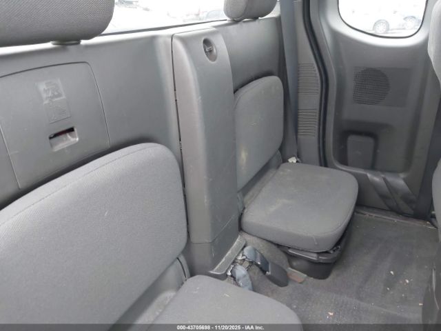 Nissan Frontier Xe Image 5