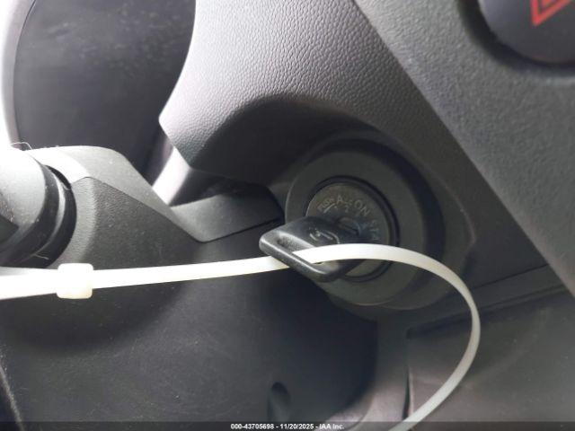 Nissan Frontier Xe Image 14