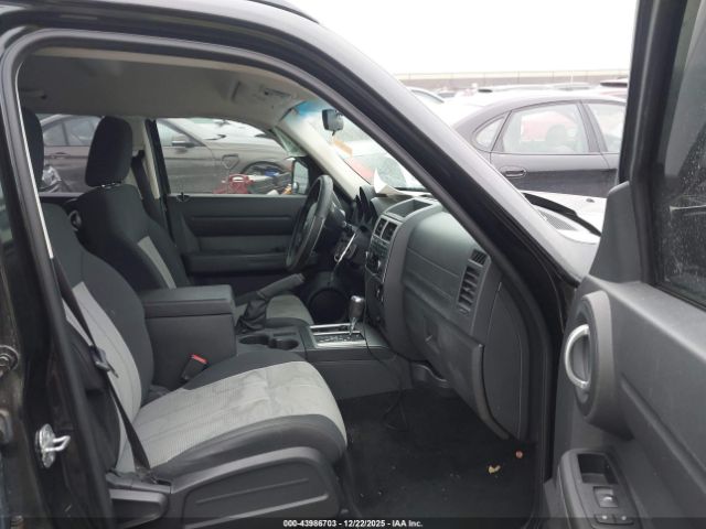 Dodge Nitro Sxt Image 9