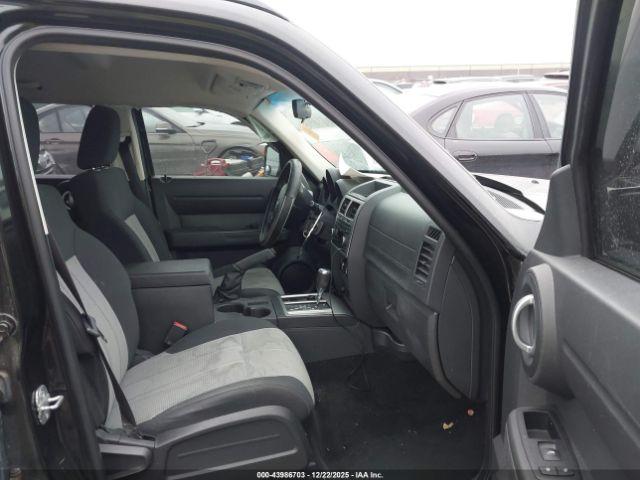 Dodge Nitro Sxt Image 9