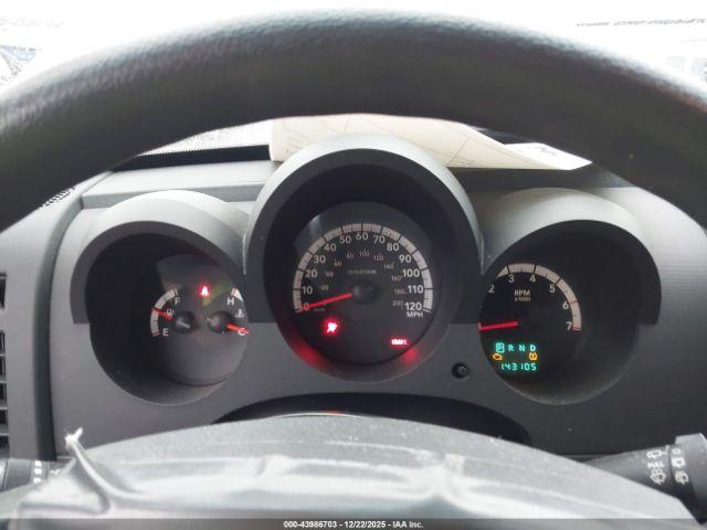 Dodge Nitro Sxt Image 14