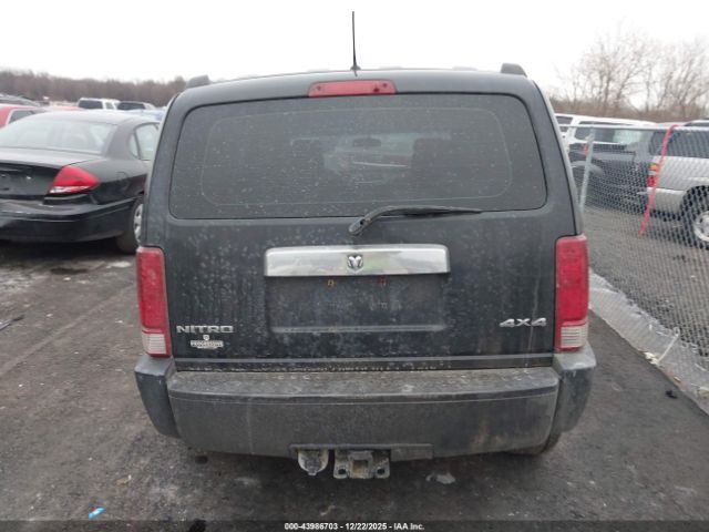 Dodge Nitro Sxt Image 6