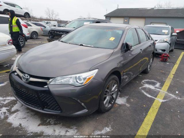 Toyota Camry Se Image 2