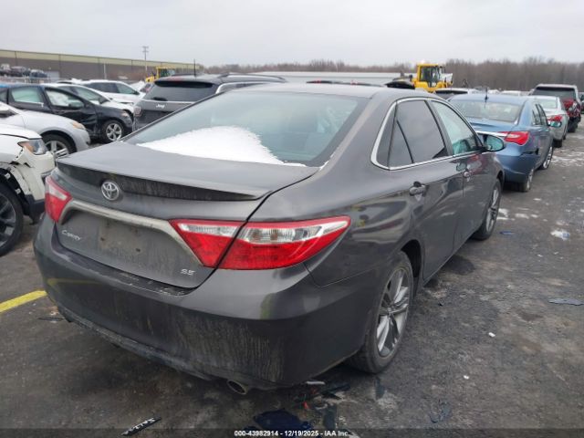Toyota Camry Se Image 13