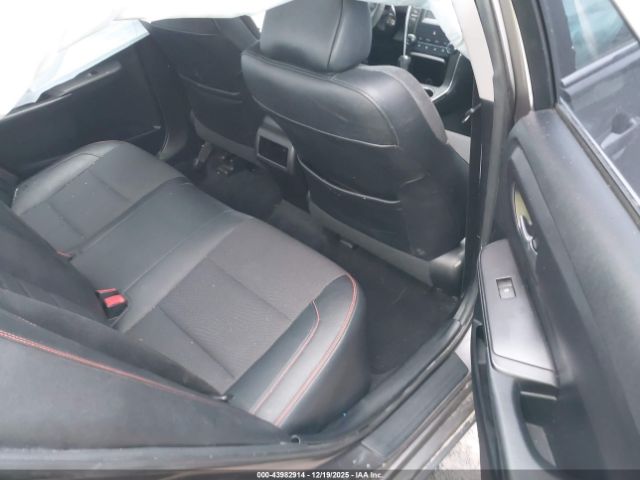 Toyota Camry Se Image 6