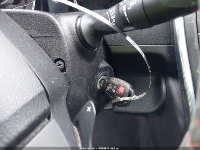 Toyota Camry Se Image 11