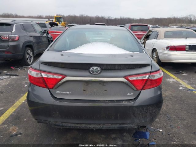 Toyota Camry Se Image 16