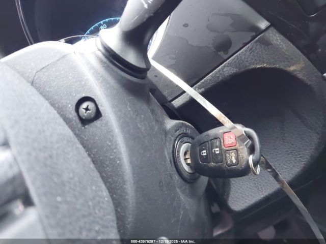 Toyota Corolla S Image 11