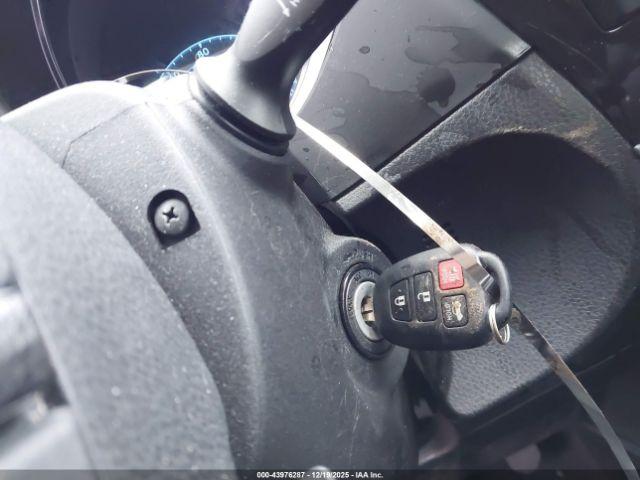 Toyota Corolla S Image 11