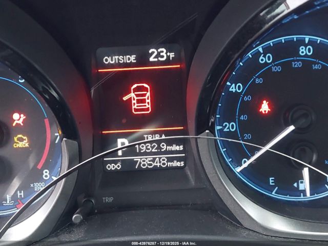 Toyota Corolla S Image 14