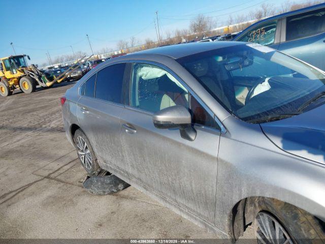 Subaru Legacy 2.5i Premium Image 10