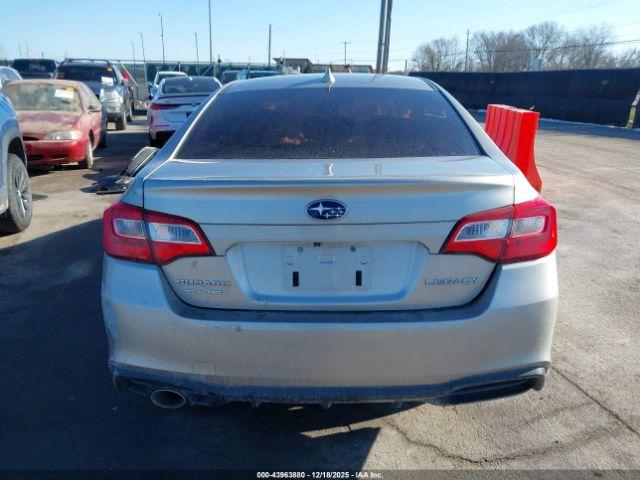 Subaru Legacy 2.5i Premium Image 13