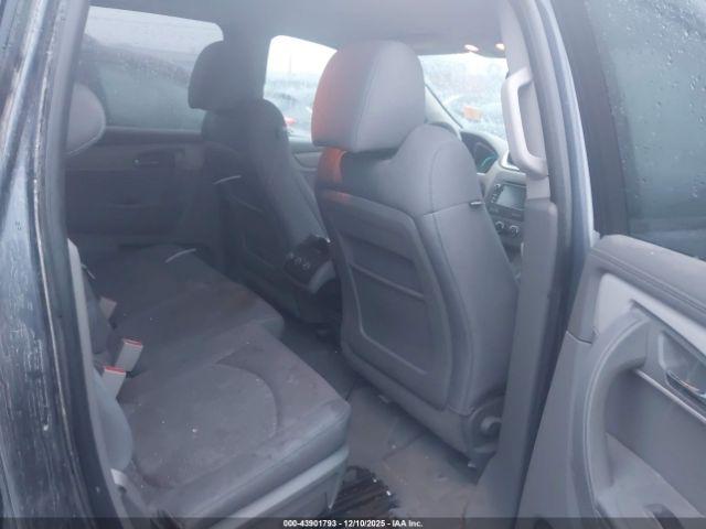 Chevrolet Traverse Ls Image 8