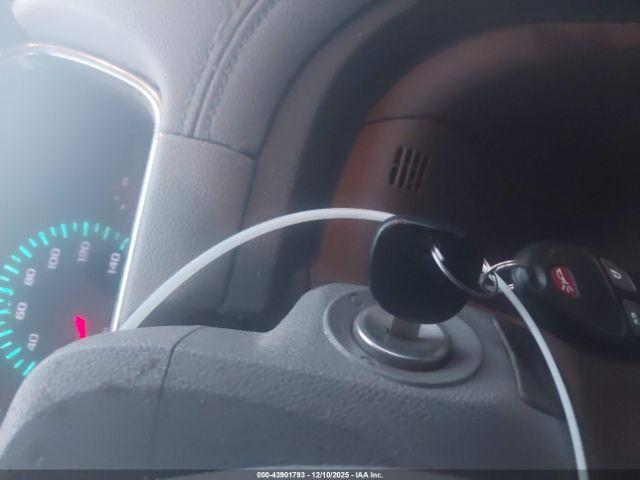 Chevrolet Traverse Ls Image 3