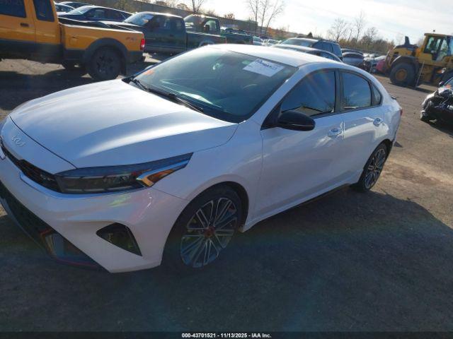 Kia Forte Gt Image 2