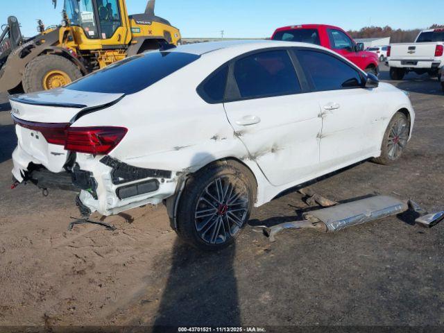 Kia Forte Gt Image 3