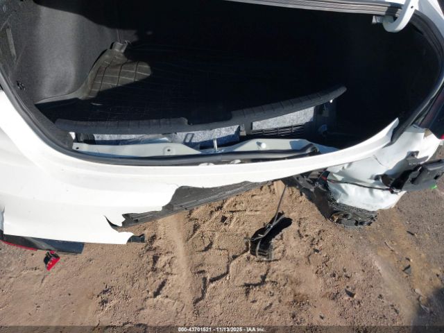 Kia Forte Gt Image 8