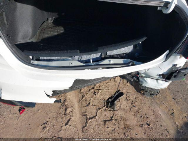 Kia Forte Gt Image 8