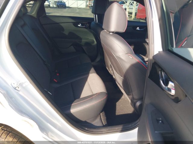 Kia Forte Gt Image 7