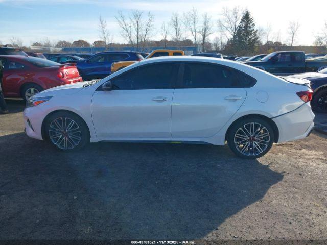 Kia Forte Gt Image 11