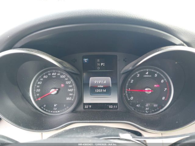 Mercedes-Benz C-Class 4matic Image 8