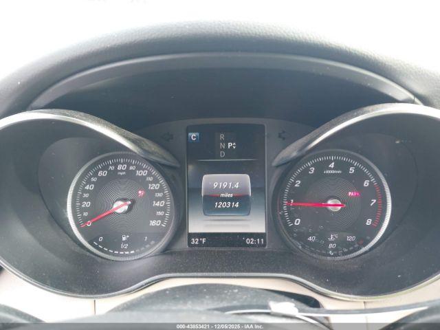 Mercedes-Benz C-Class 4matic Image 8