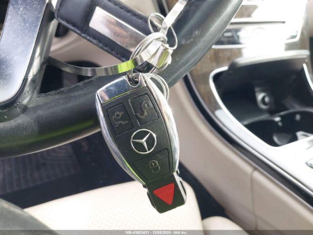 Mercedes-Benz C-Class 4matic Image 11