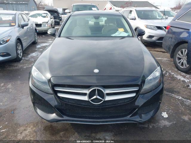 Mercedes-Benz C-Class 4matic Image 12