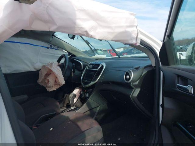 Chevrolet Sonic Lt Auto Image 4