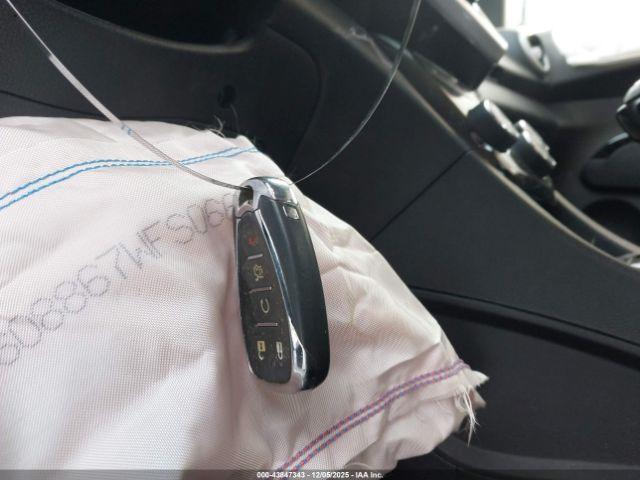 Chevrolet Sonic Lt Auto Image 9