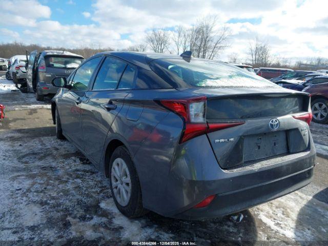 Toyota Prius L Eco Image 4