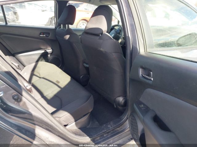 Toyota Prius L Eco Image 6