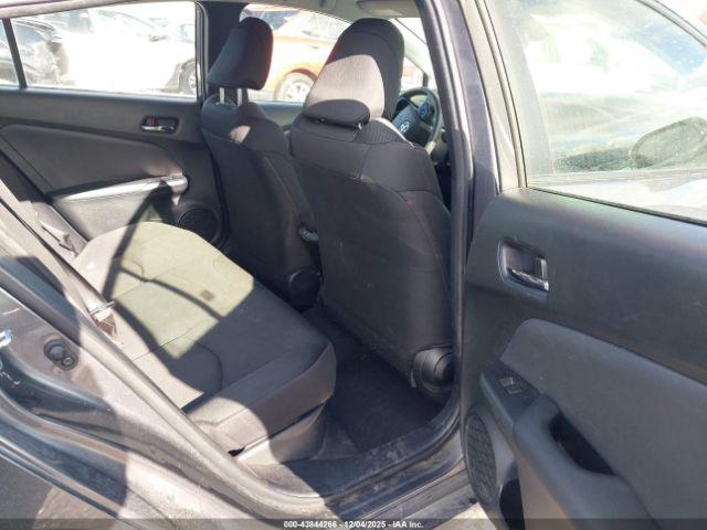 Toyota Prius L Eco Image 6