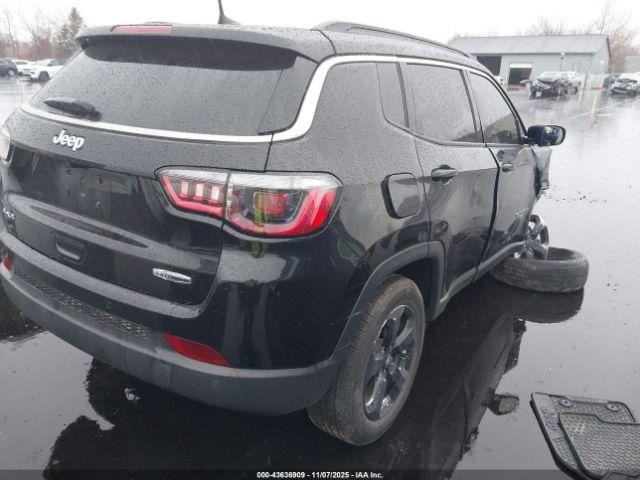 Jeep Compass Latitude 4x4 Image 2