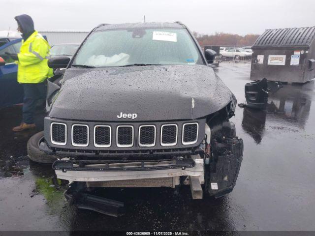 Jeep Compass Latitude 4x4 Image 7