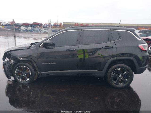 Jeep Compass Latitude 4x4 Image 12