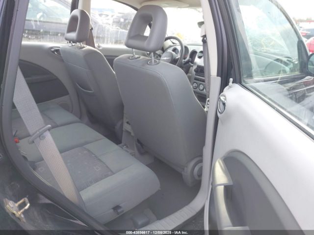 Chrysler PT Cruiser Image 8