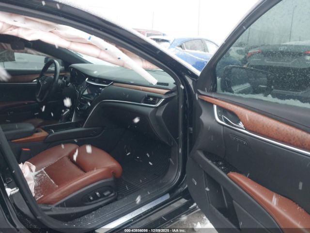 Cadillac XTS Premium Luxury Image 3