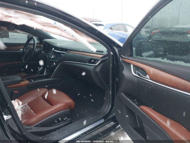 Cadillac XTS Premium Luxury Image 3